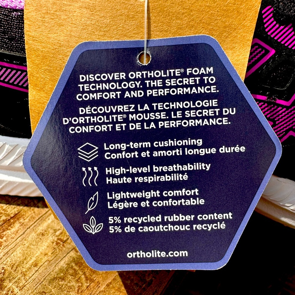 Women’s ASICS. - Picture 4 of 5